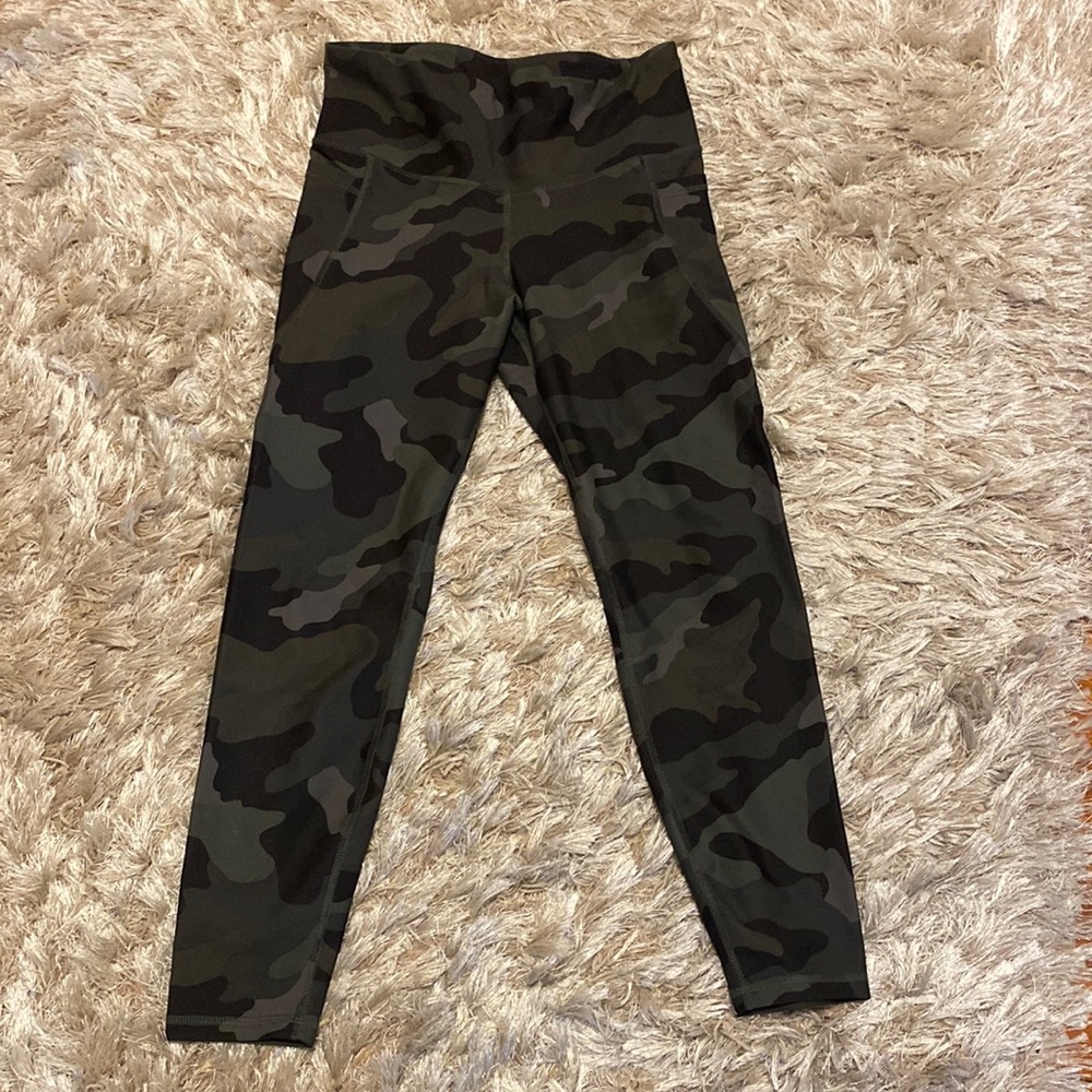 Old Navy High-Waisted 7/8 Powersoft Leggings, Size Large, Like New
